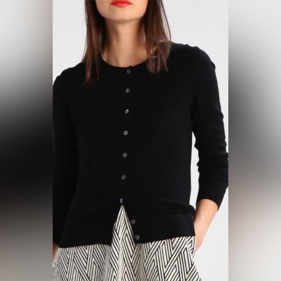 Banana Republic black cardigan - Picture 2 of 3